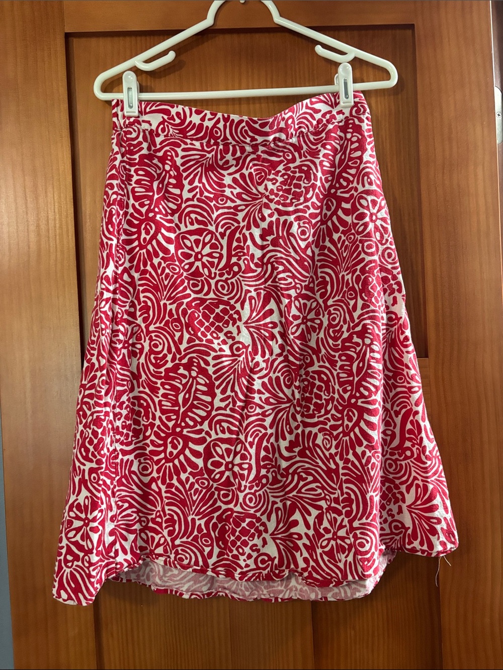 LOFT Red and White Floral A-Line Skirt with Side Buttons - Picture 2 of 2